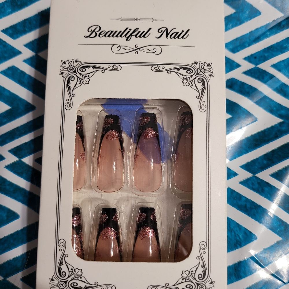 Press on nails - Picture 4 of 12